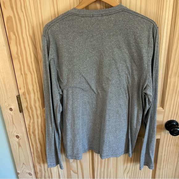 Abercrombie & Fitch Long Sleeve Muscle Tee. Size XXL. - Picture 6 of 9